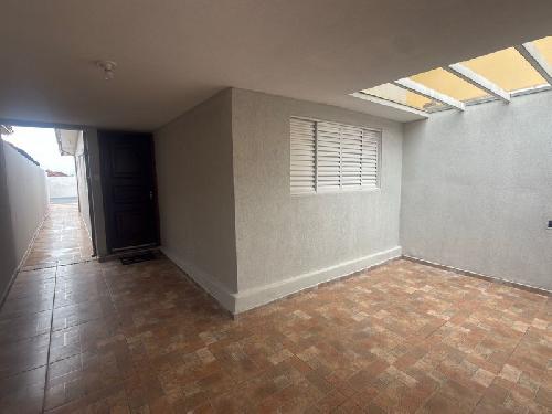 ALUGO CASA
